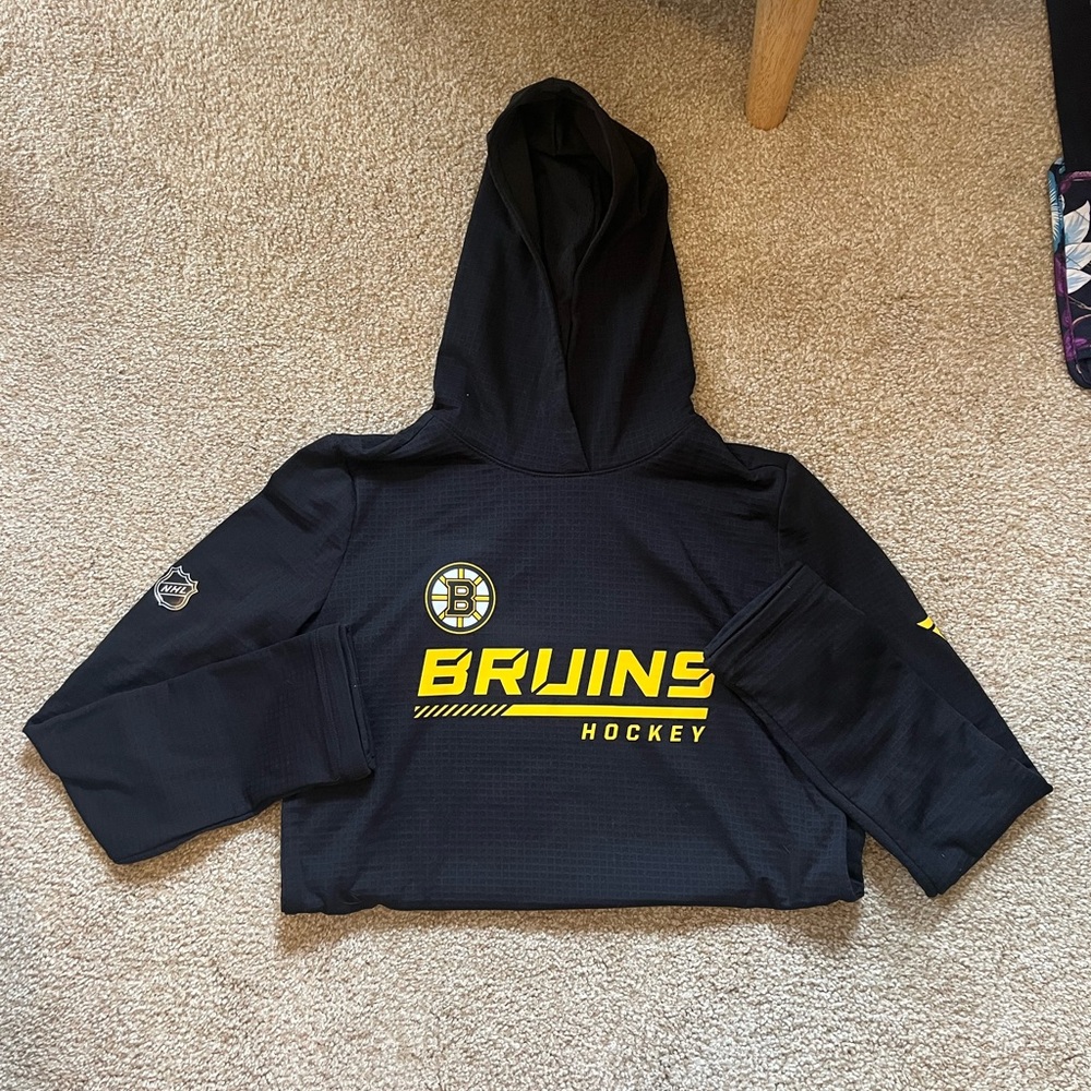 NWOT NHL Boston Bruins Sweatshirt
